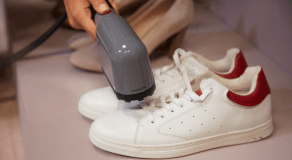 IZZI removes bad odours from shoes